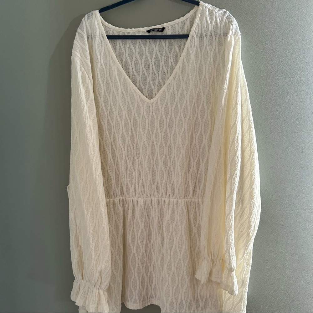BLOOMCHICCream V-Neck Women's Top